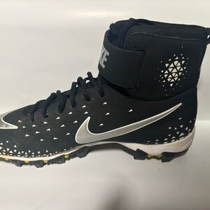 Nike Black and White High-Top Sports Cleats